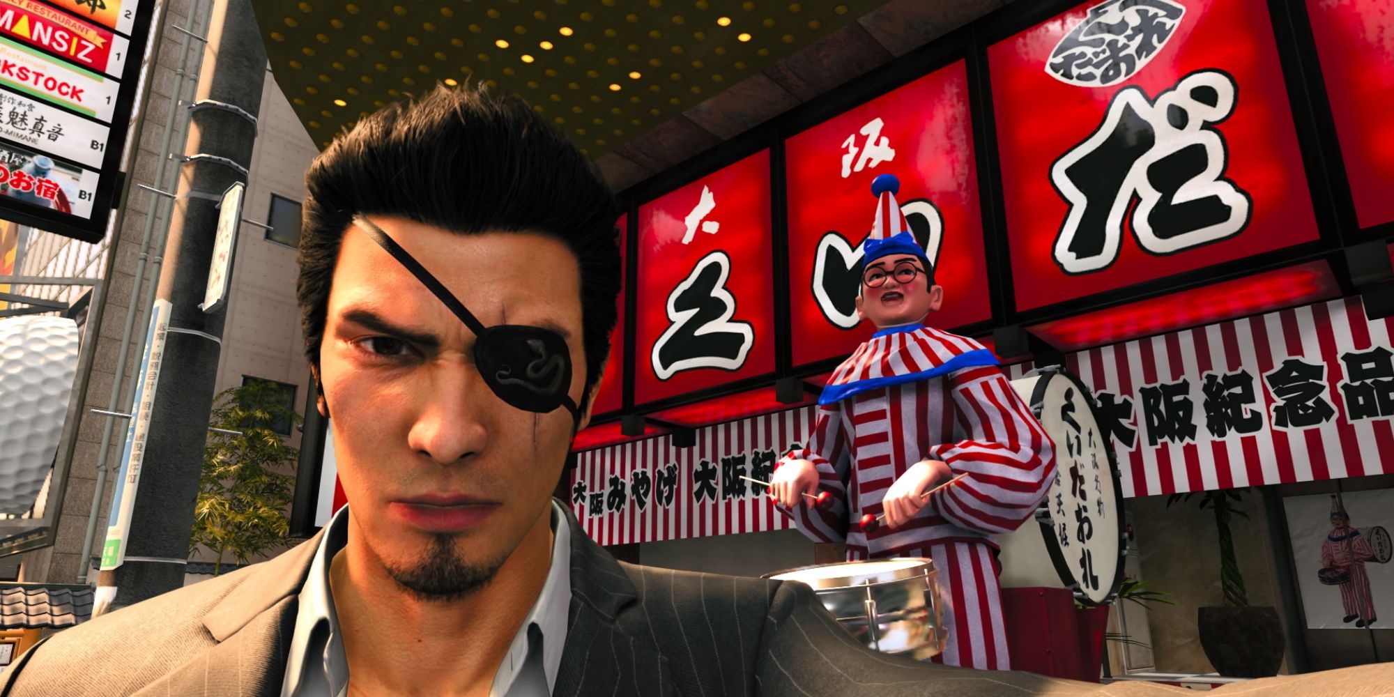 Like a Dragon Gaiden, Osaka's Famous Clown, Kiryu taking a selfie with Kuidaroe Taro