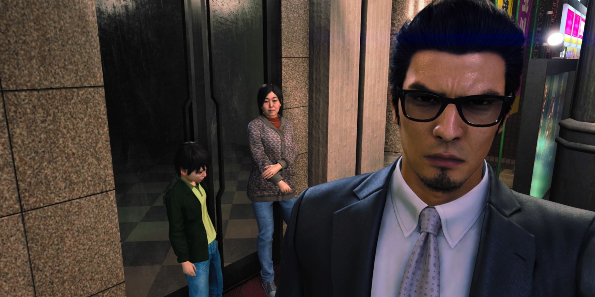 Like A Dragon Gaiden, Where Is My Child, Kiryu taking a picture with the lost boy and his mother