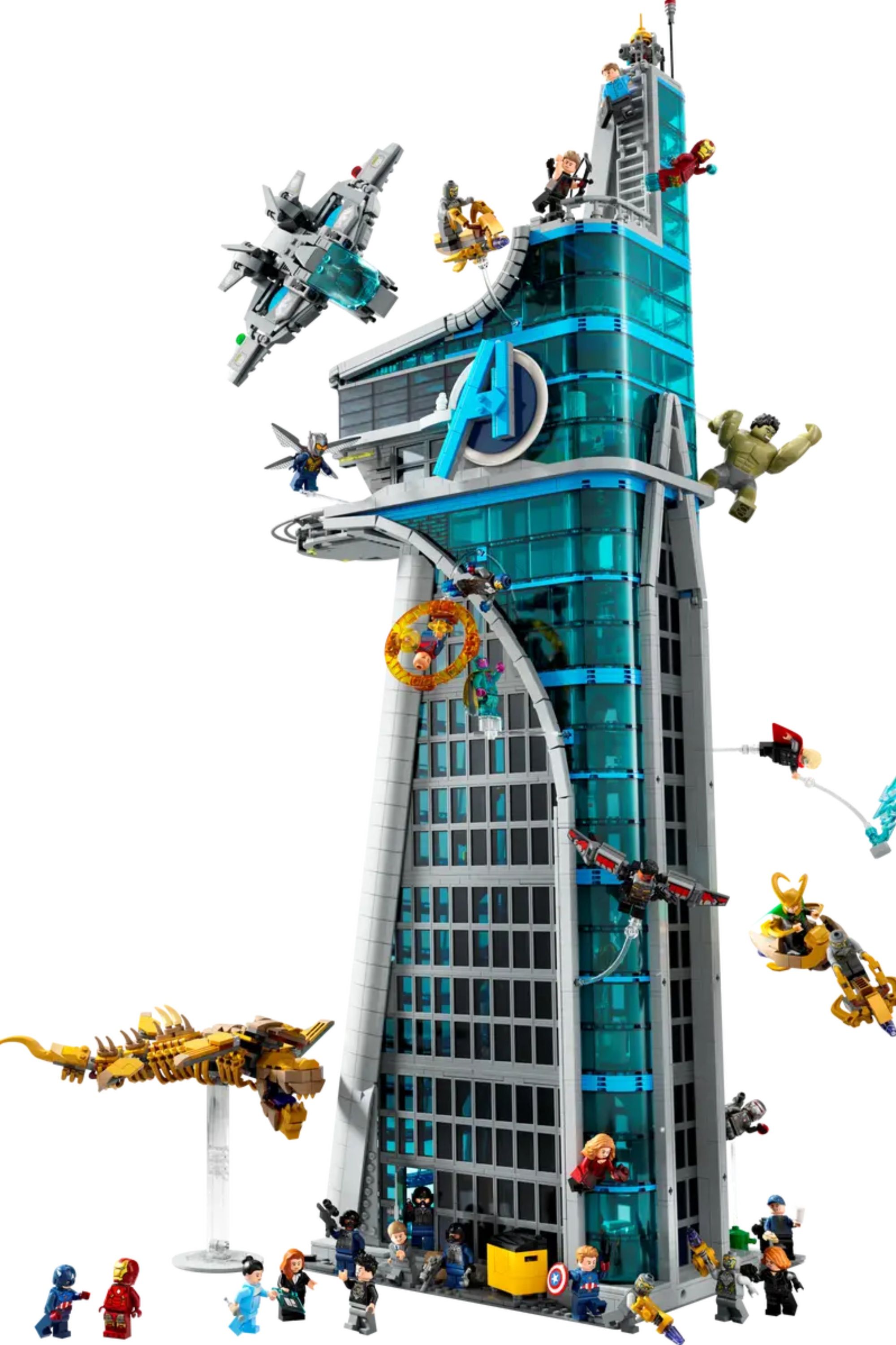Lego-Set „Avengers Tower“ mit darauf kletternden und schwingenden Mimifiguren