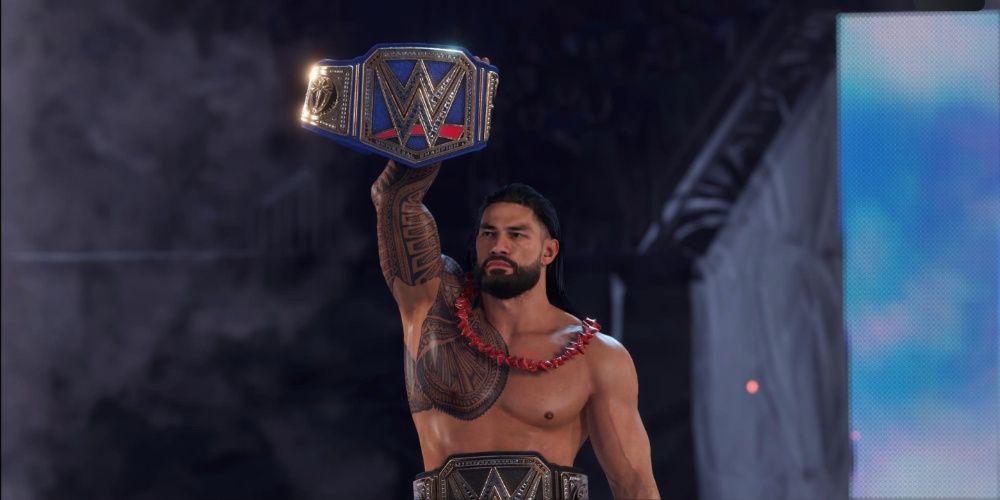 WWE 2K23: Wrestler hält den Gürtel hoch