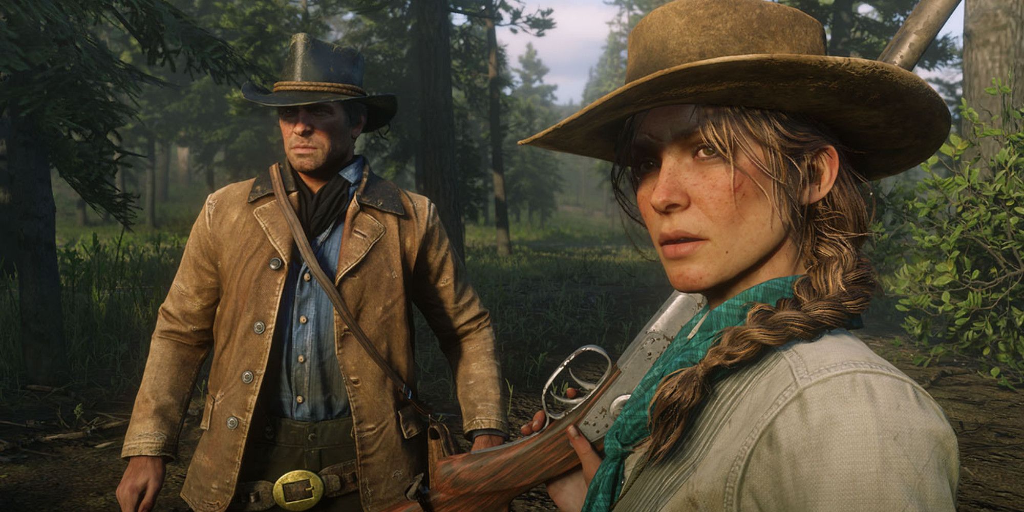 Arthur Morgan und eine Frau mit einer Waffe in einem Wald in Red Dead Redemption 2