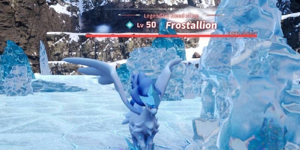 Palworld: Frostallion-Boss inmitten von Gletschern mit geöffneten Flügeln