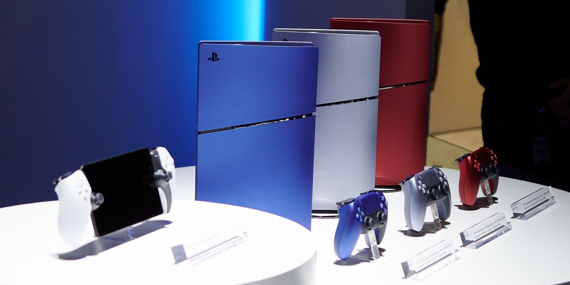 deep earth covers on the slim ps5 and matching dualsense