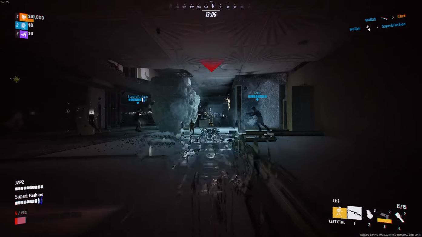 Invisible playing aiming at an enemy with the LH1 rifle in the finals