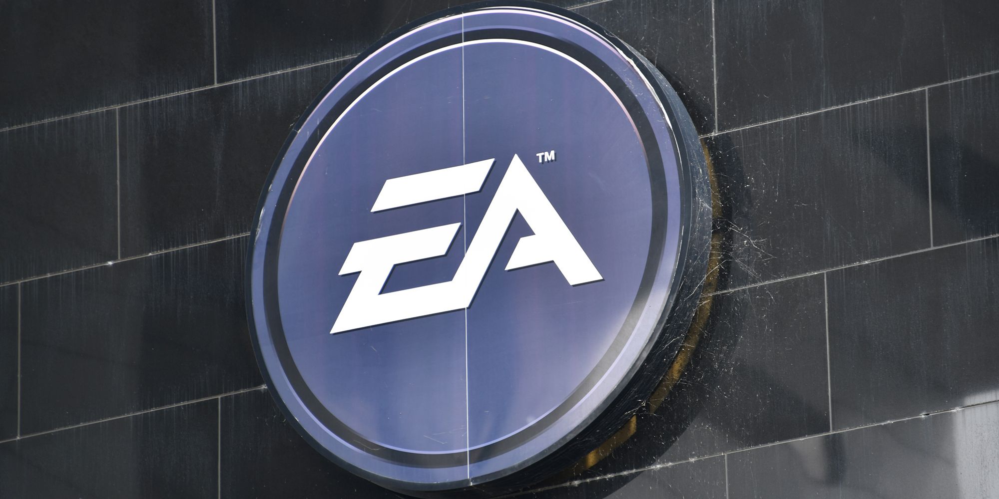 EA работает над добавлением рекламы в свои игры