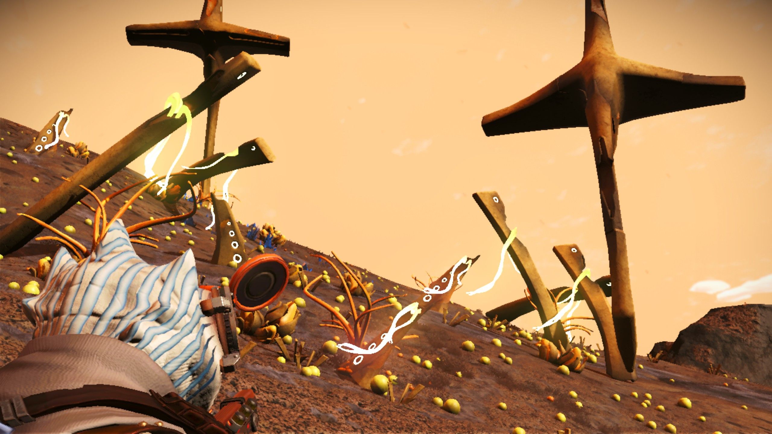 A Traveler on Exotic Rattling planet in No Man's Sky.