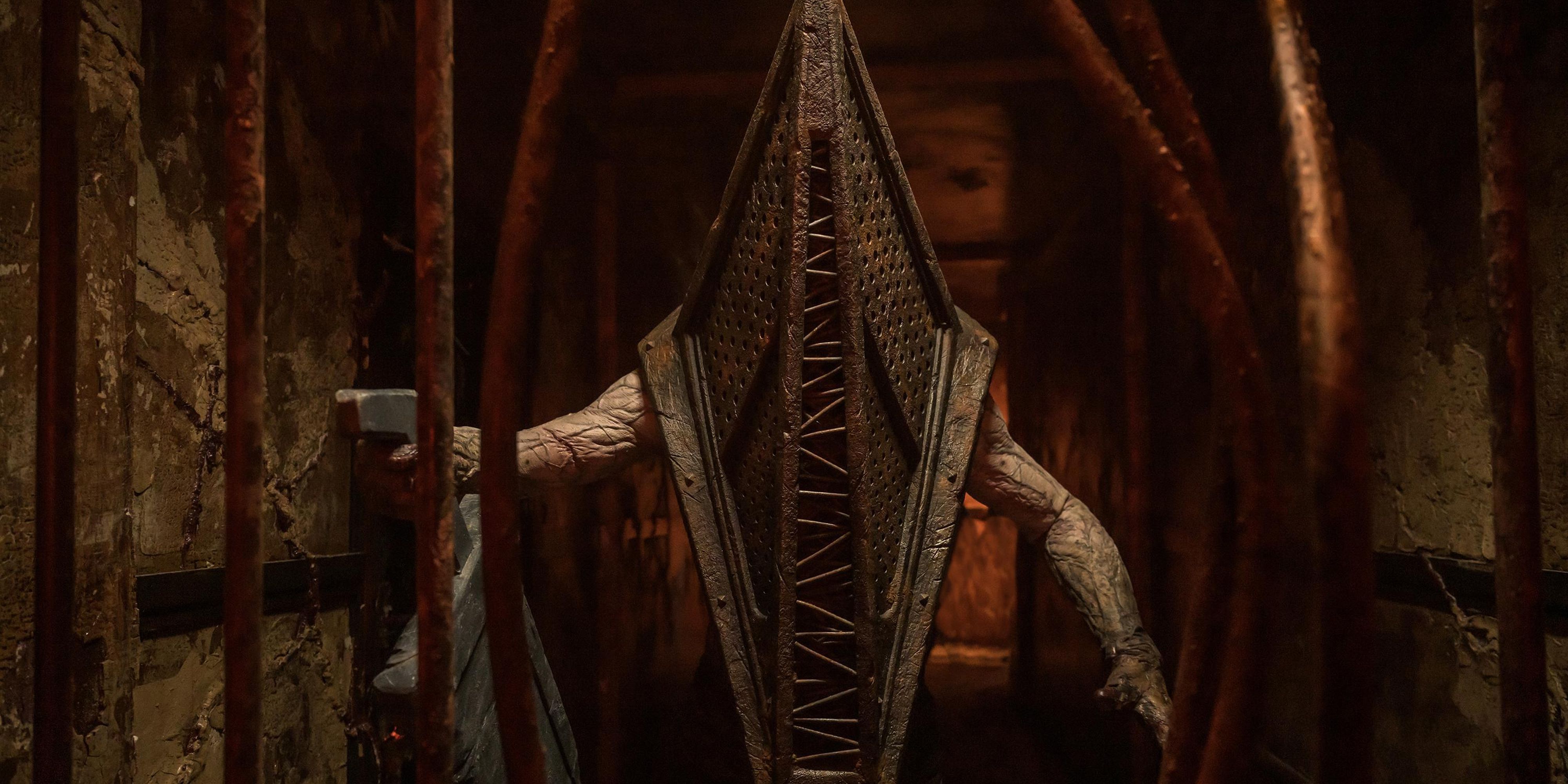 Silent Hill movie Pyramid head behind rusty bars