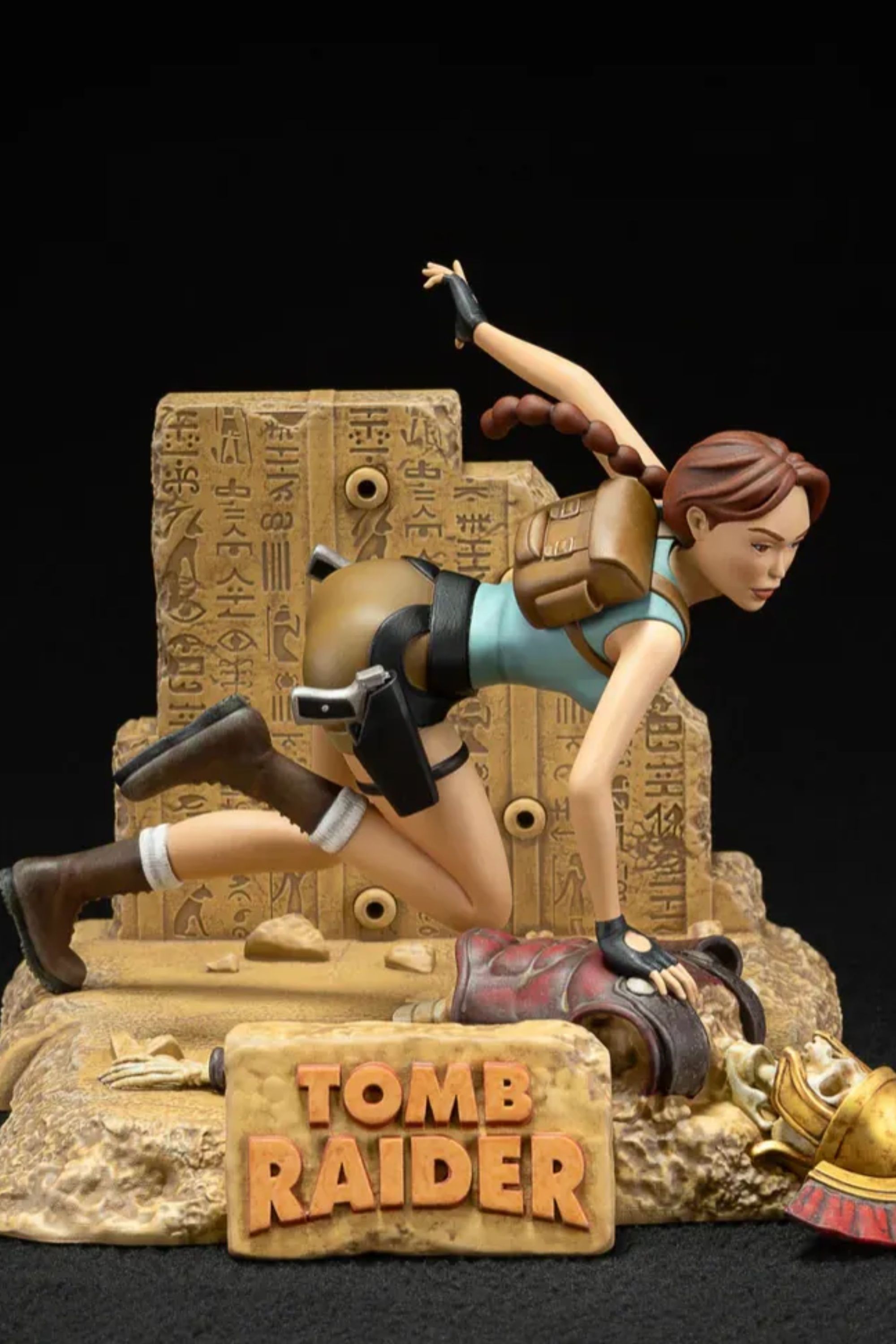 Dark Horse Reveals A Tomb Raider Statue Based On Lara Croft's Original ...