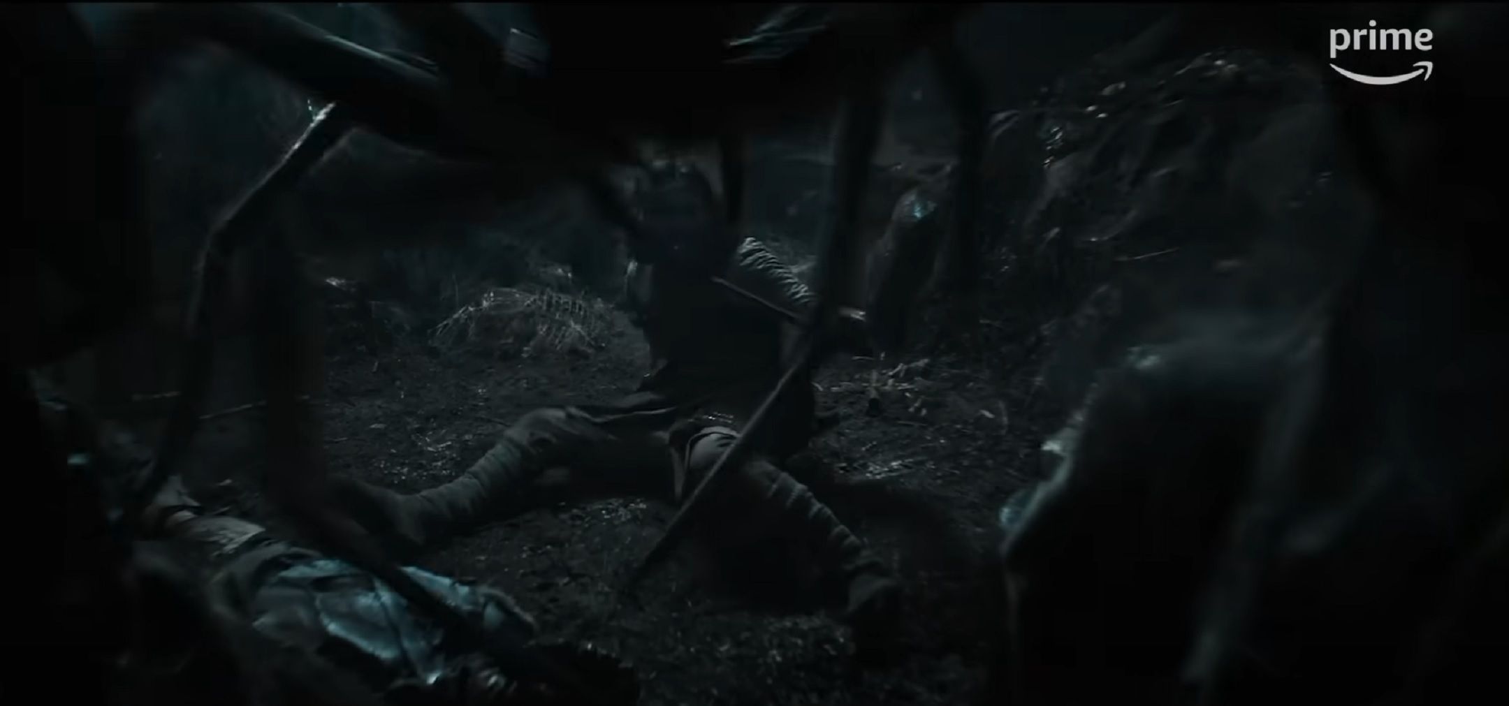 Isildur fights Shelob in The Rings of Power, Season 2