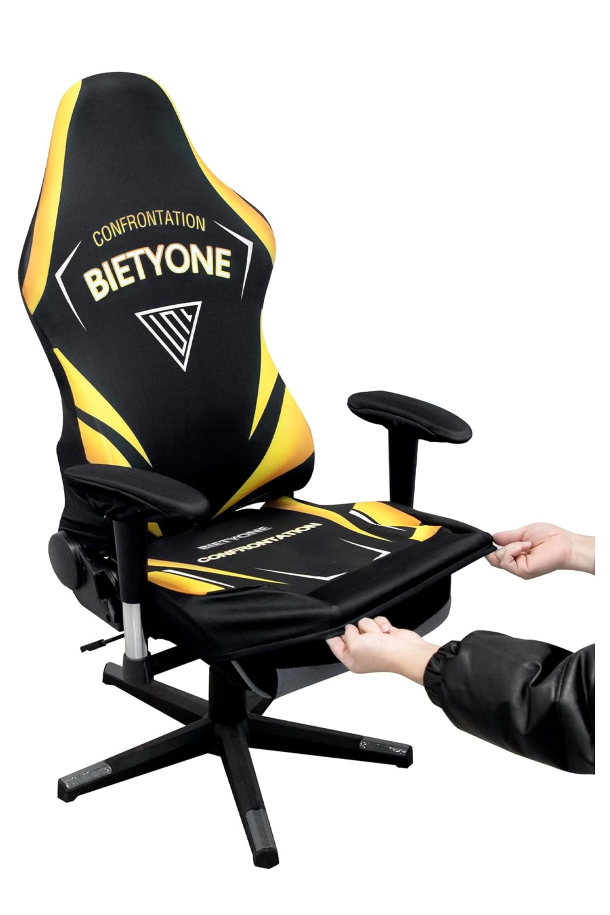 بهترین روکش صندلی های بازی در سال 2024 4 روکش صندلی سیاه و زرد Bietyone روی یک صندلی بازی مسابقه ای کشیده شده بود.