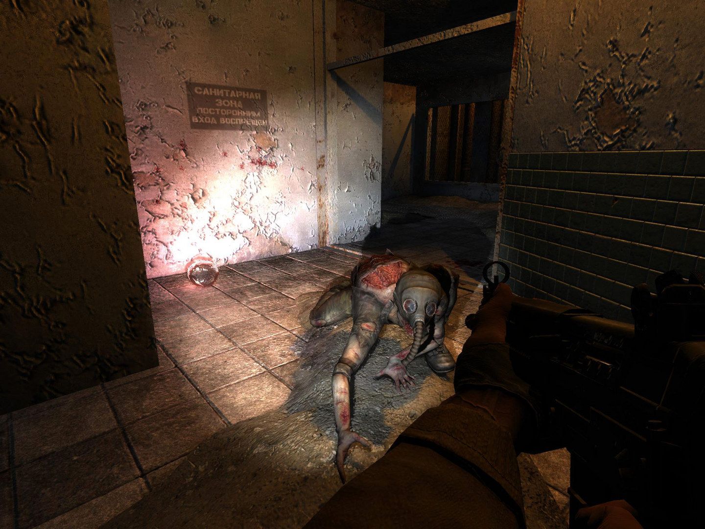 A snork charging the player in Stalker: Shadow of Chornobyl.