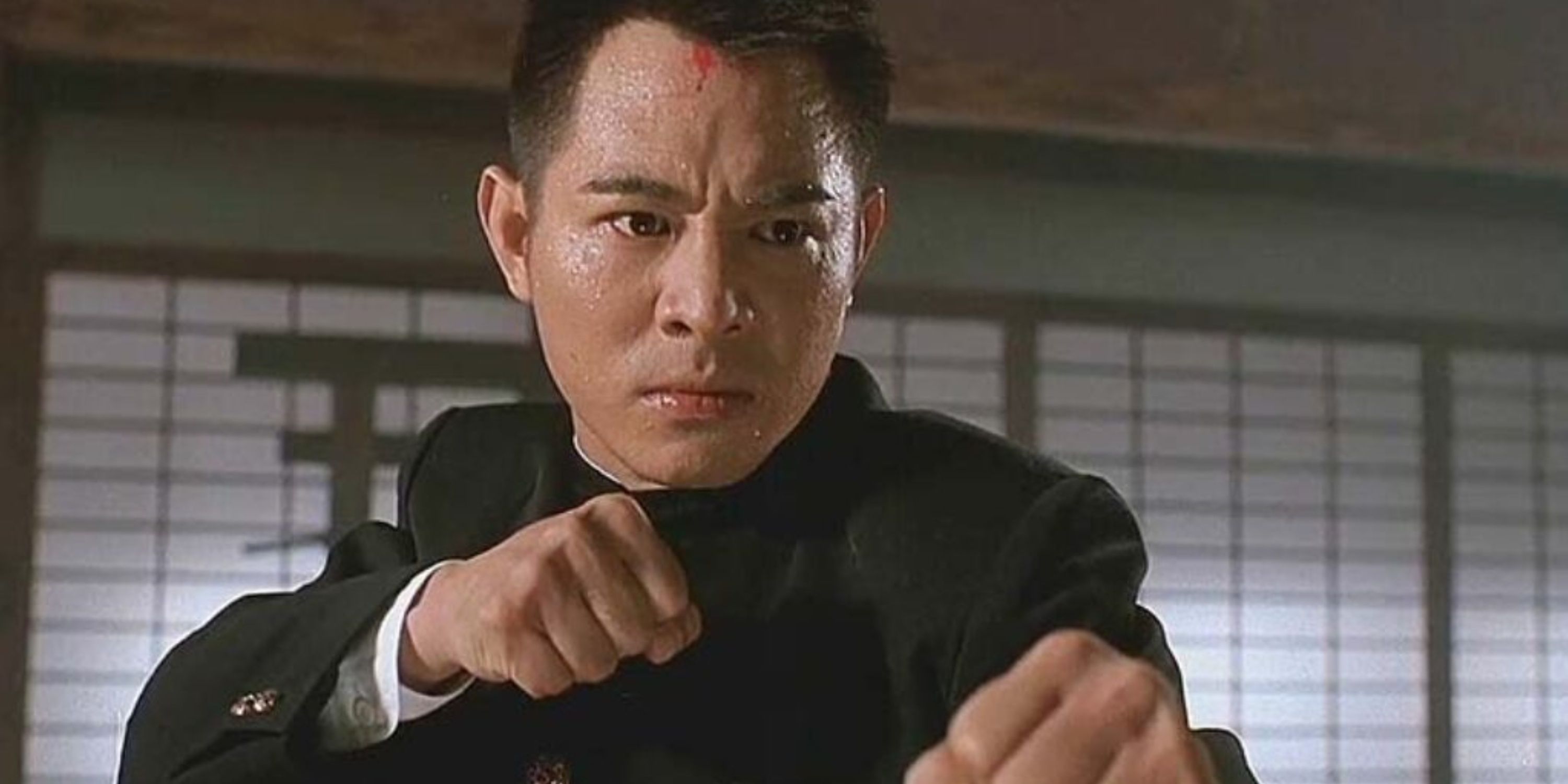 جت لی در Fist of Legend محصول 1994.
