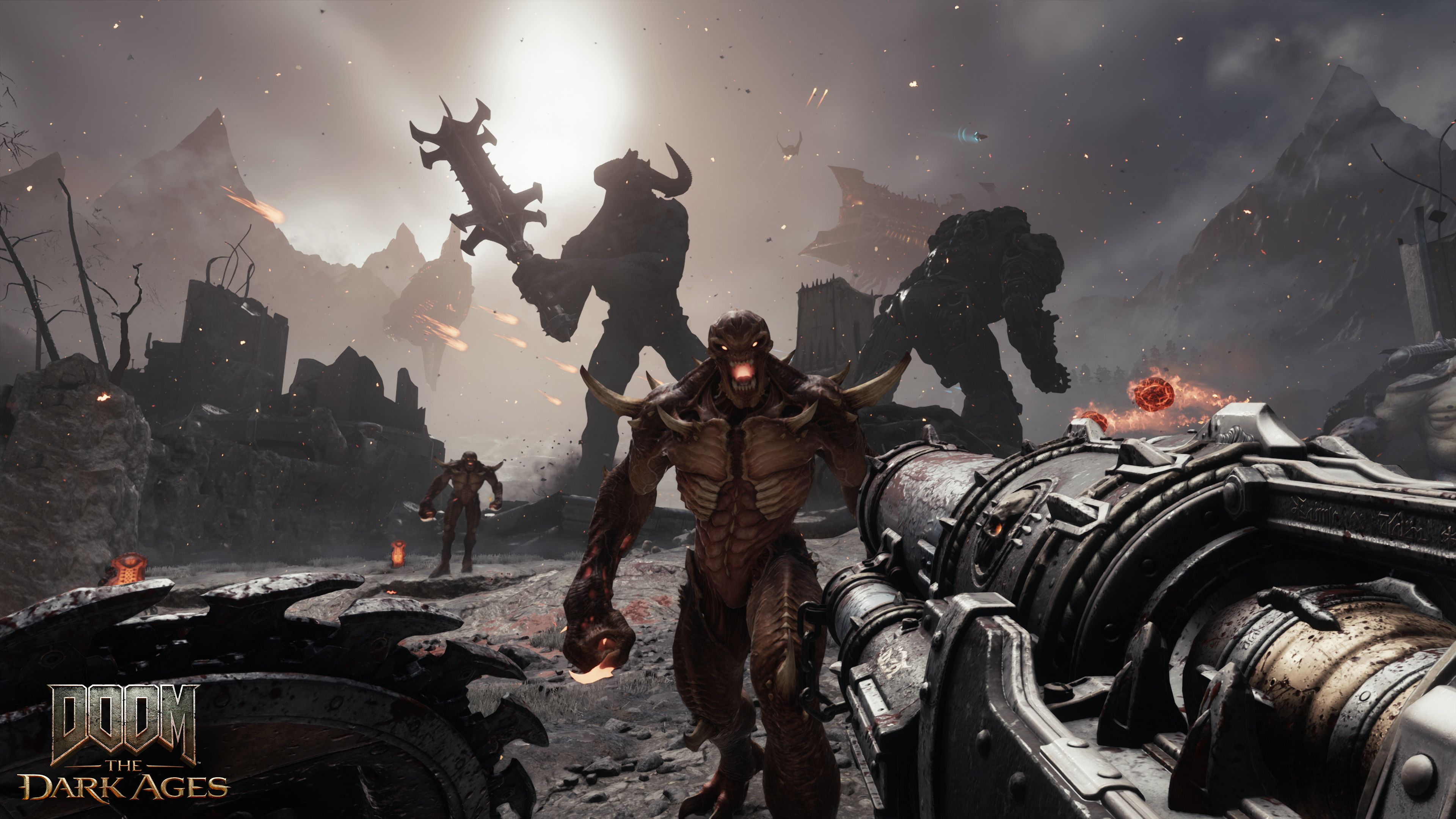 Doom Slayer در حالی که یک توپ در دست راست خود حمل می کند با یک دشمن معمولی روبرو می شود.