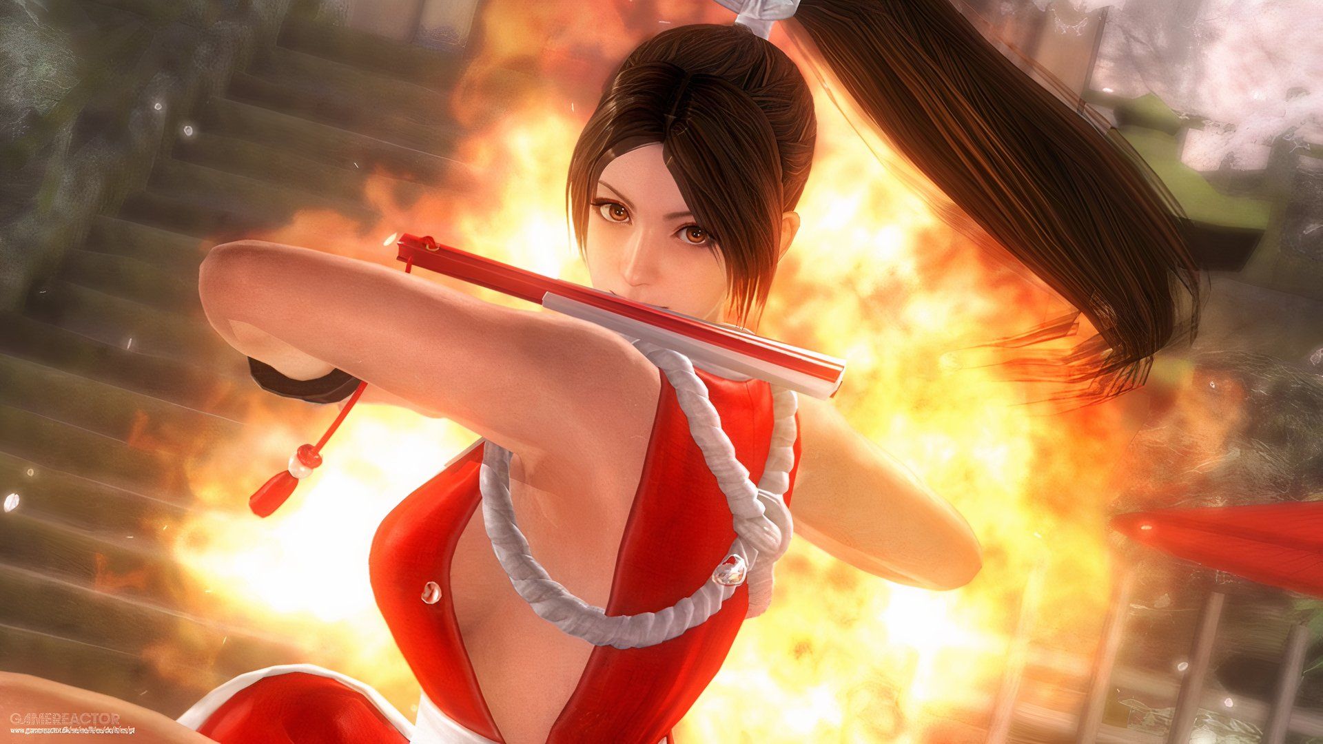 SNK: s Mai Shiranui lämnar en brandexplosion i Dead eller Alive 5.