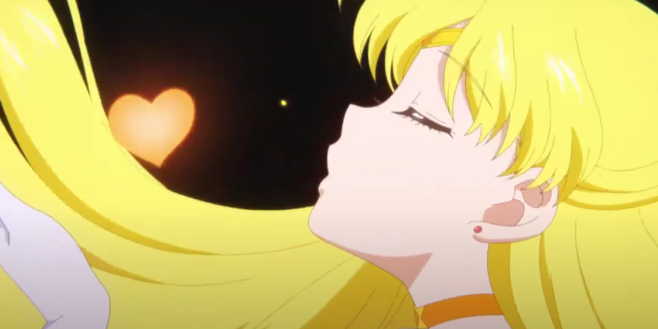Sailor Venus forming a orange heart in Sailor Moon.