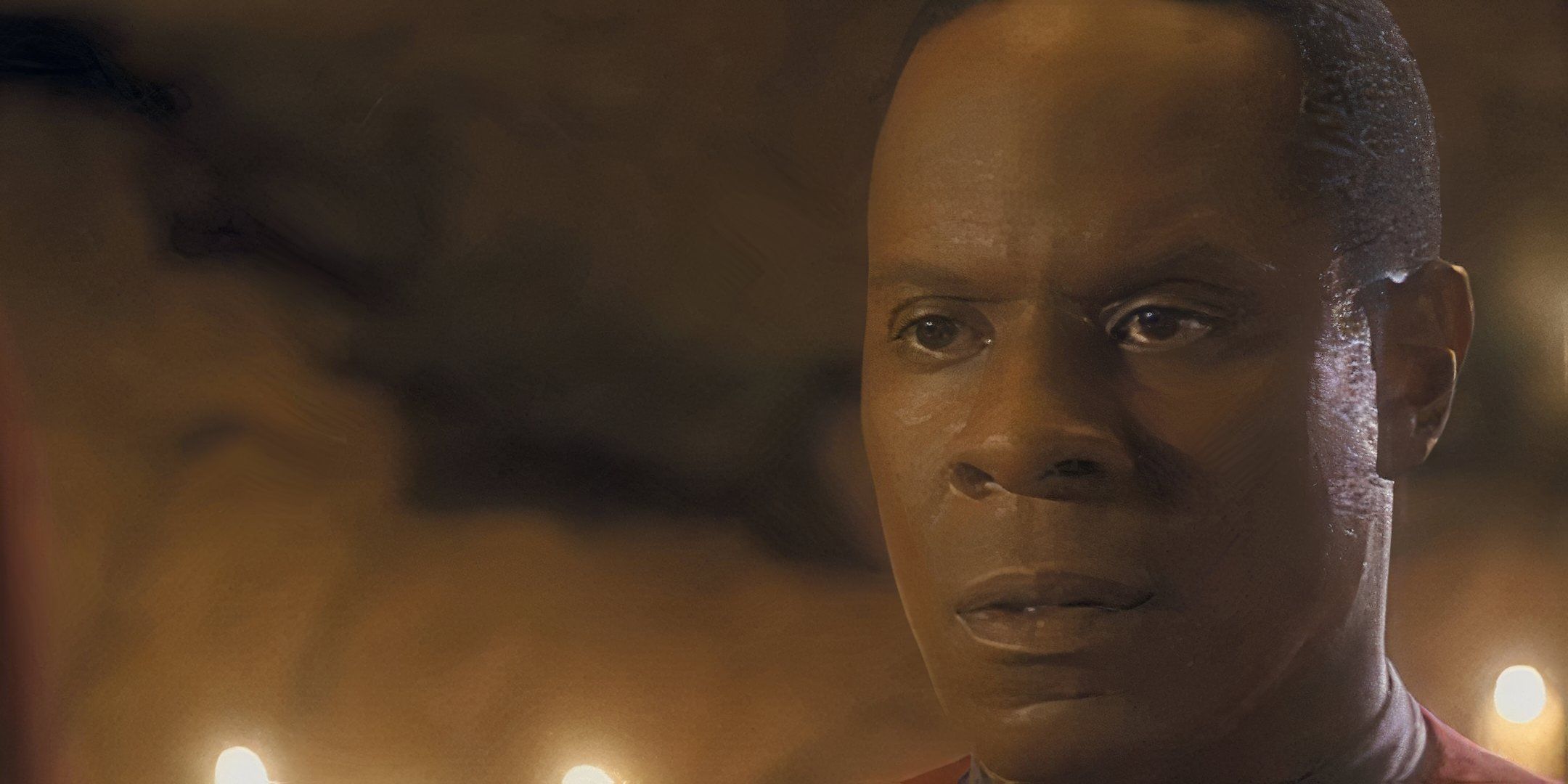 فرمانده بنیامین سیسکو در نمایش برتر Star Trek Deep Space Nine