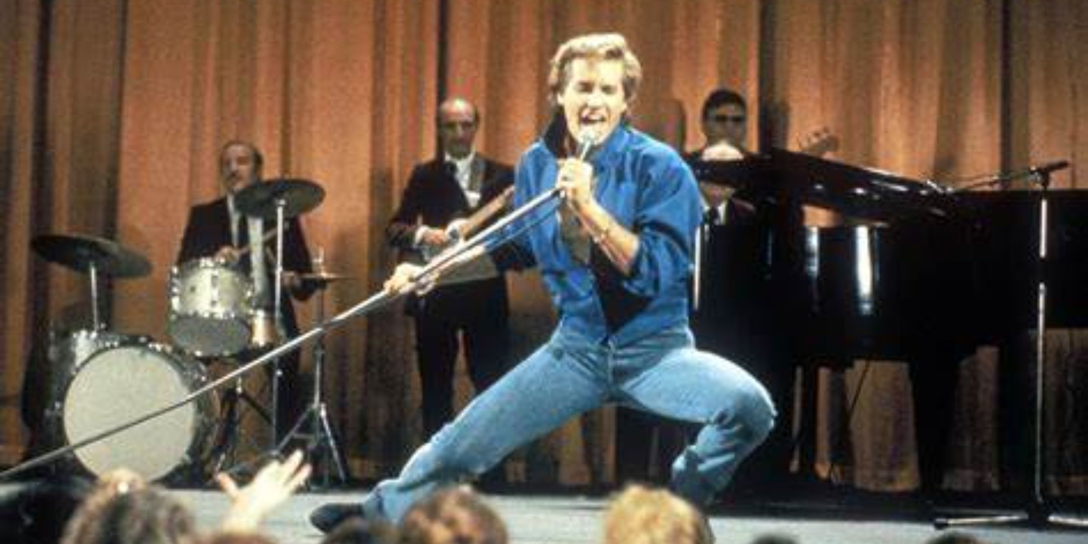 Well Clamer sang as his role in the top secret.