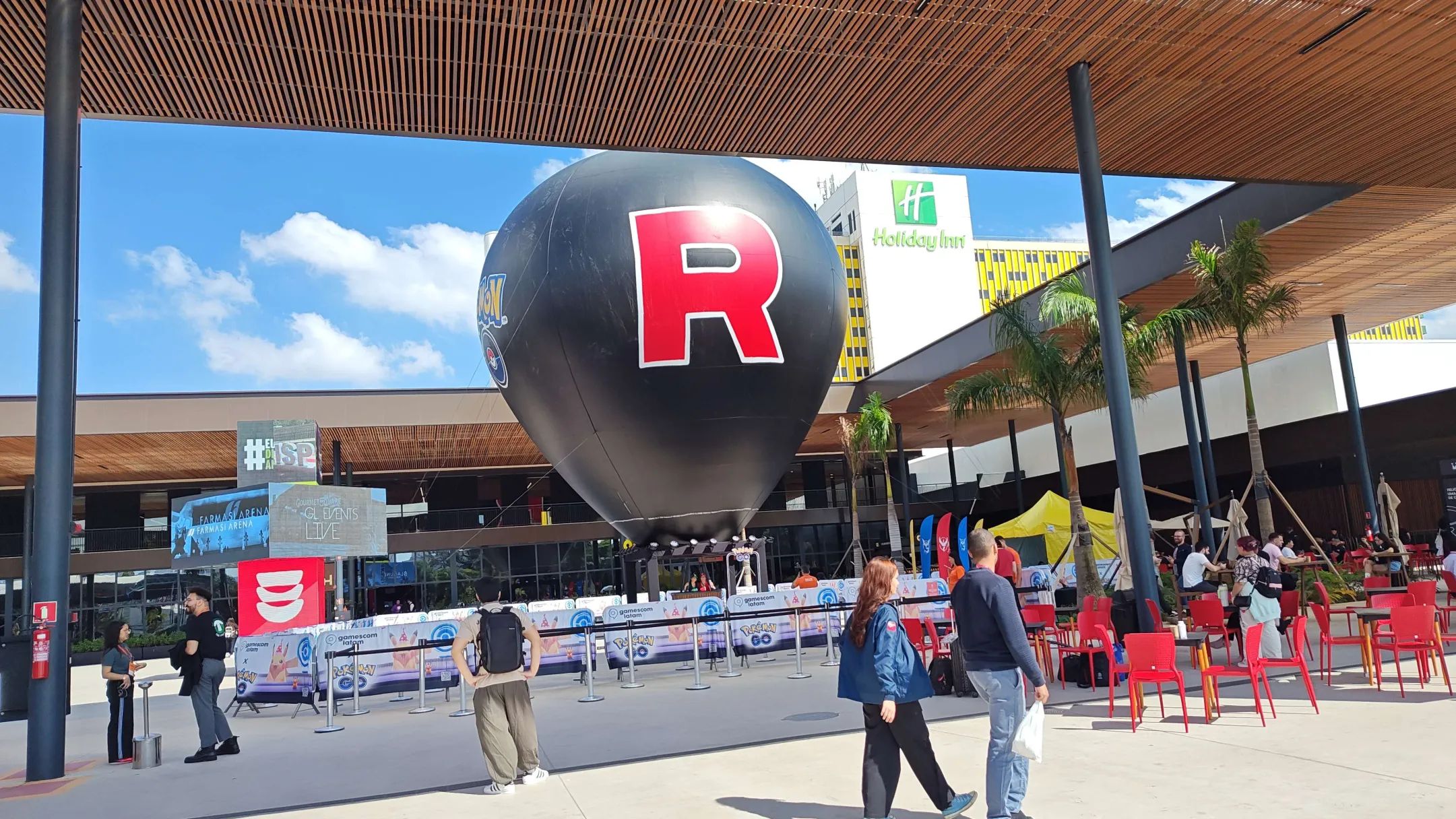 این تیم بالون را در Gamescom Latam 2025 Rocket.