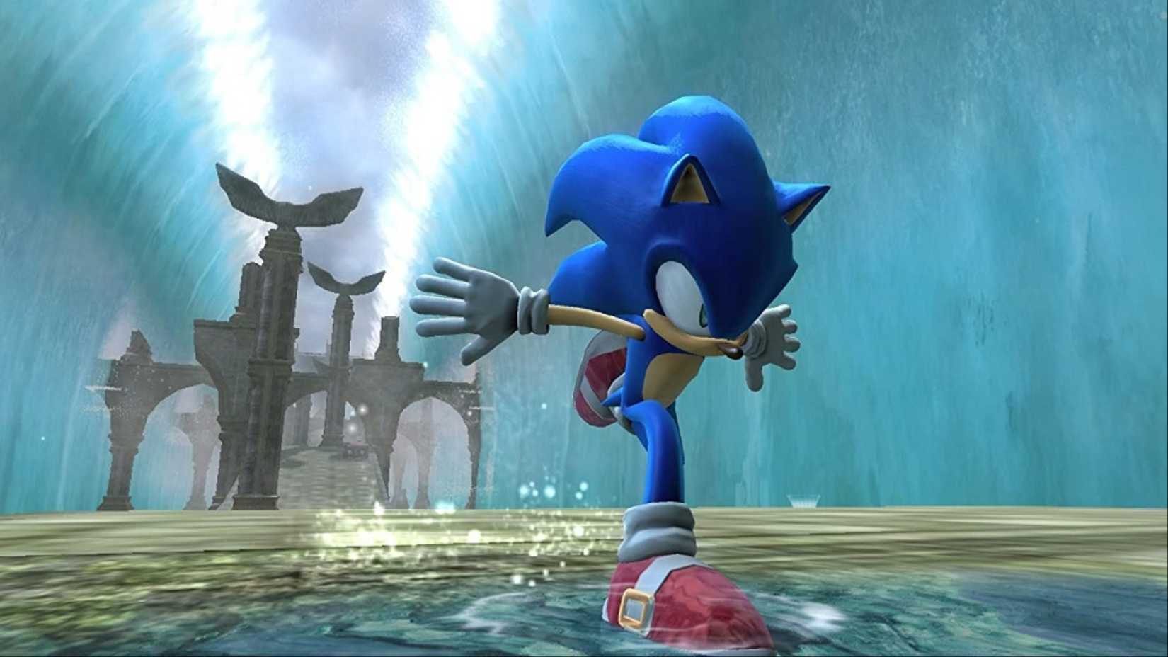 Synicle Hezhooh is running full speed filled through a narrow path in Heshag (2006).