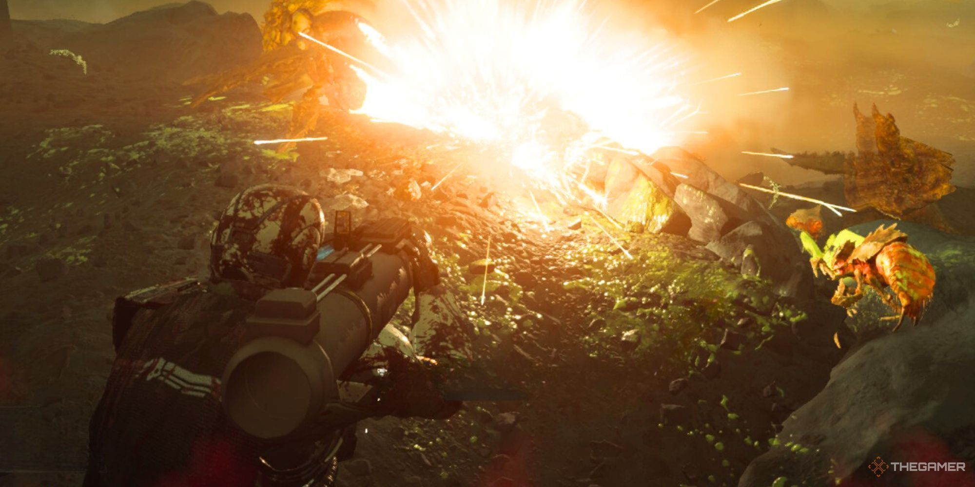 Player using a Expendable Anti-Tank and it blowing up a Terminid in Helldivers 2.
