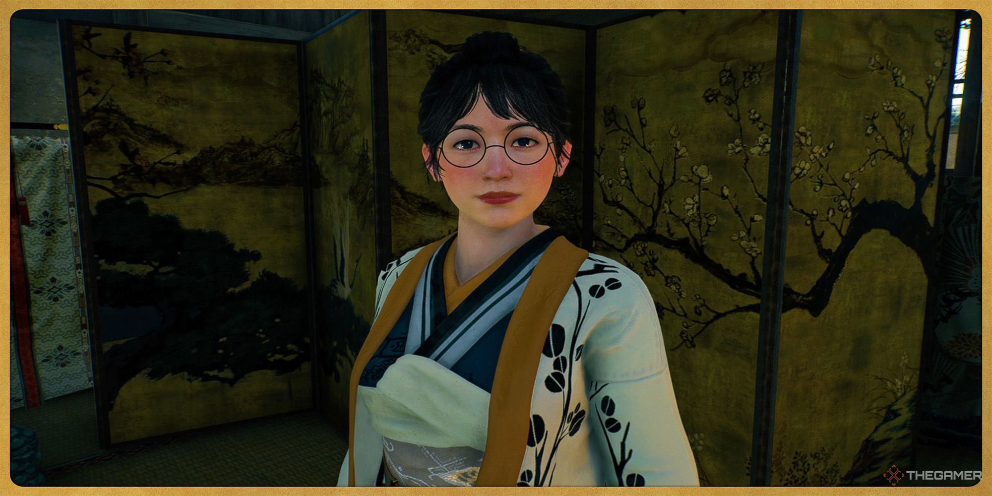 Fumi Sugi stands in front of a green byobu in a photo surrounded by a yellow frame in Rise of the Ronin.