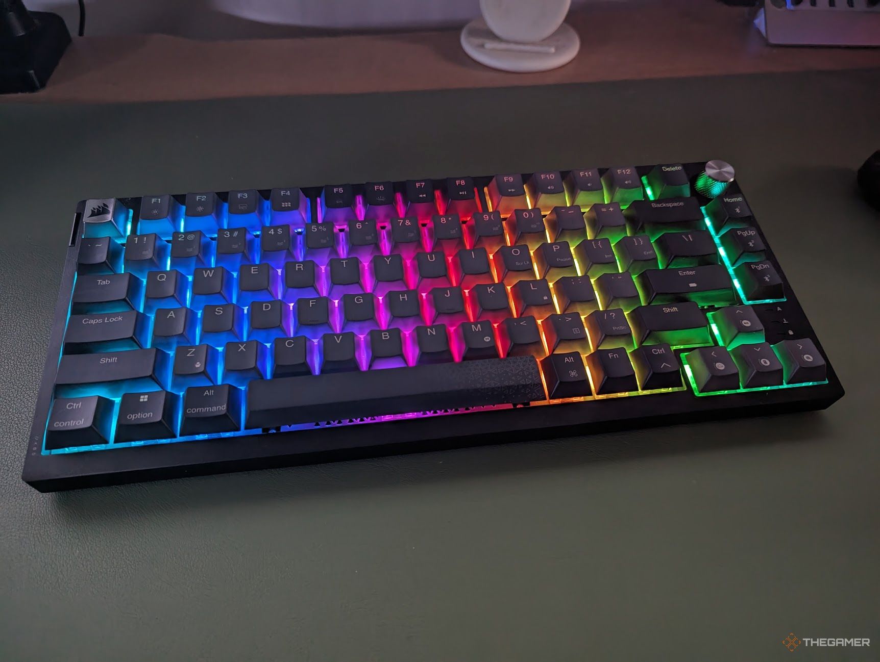 Стоит ли беспроводная механическая клавиатура Corsair K65 Plus своих денег?