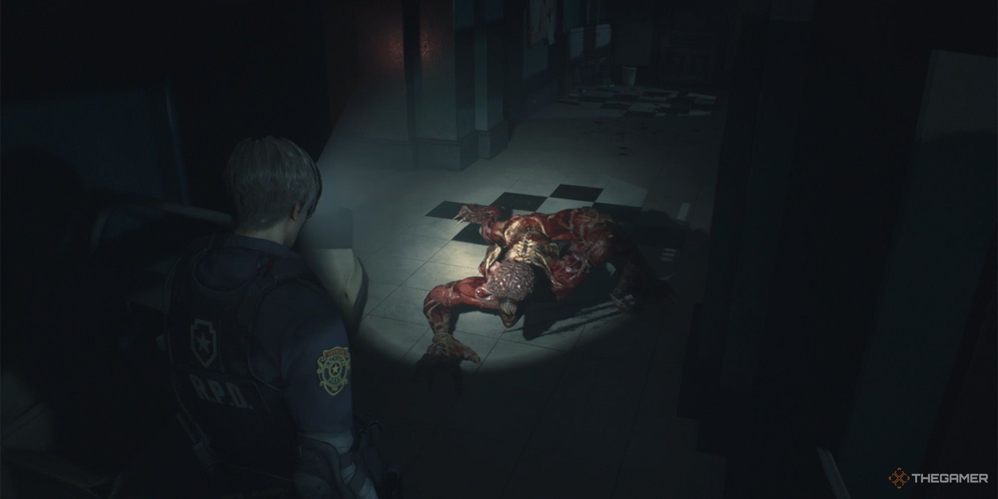 Leon looking at a Licker in Resident Evil 2 Remake