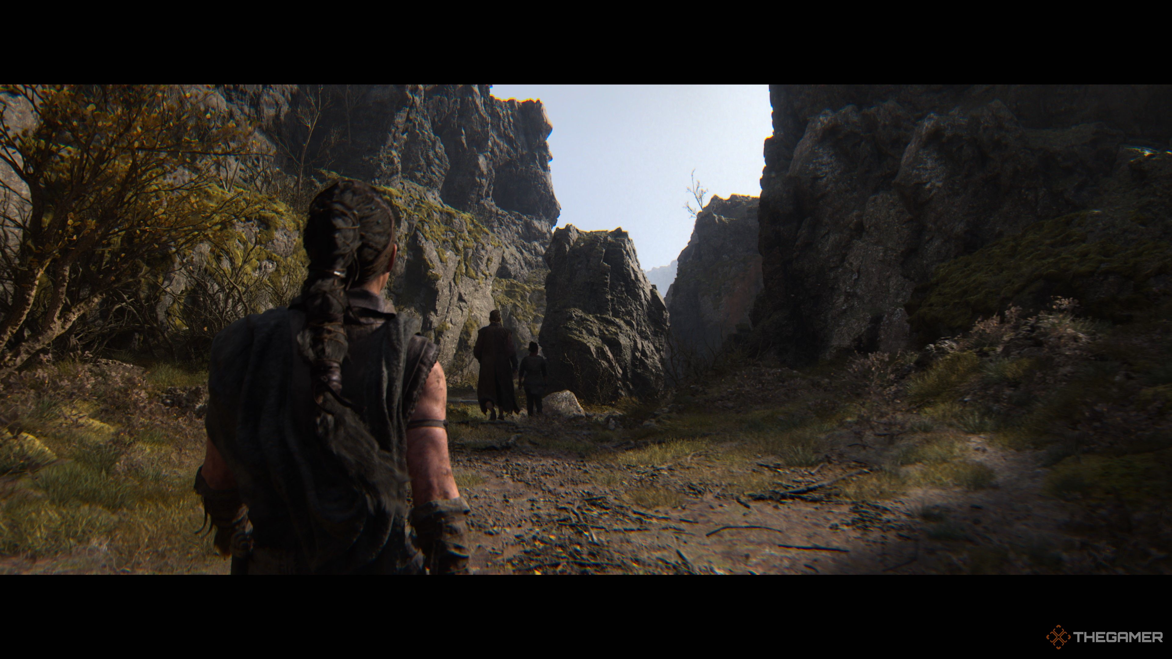 The start of chapter six walking down a hill along with Astridr and Fargrimr in Senua&rsquo;s Saga Hellblade 2.