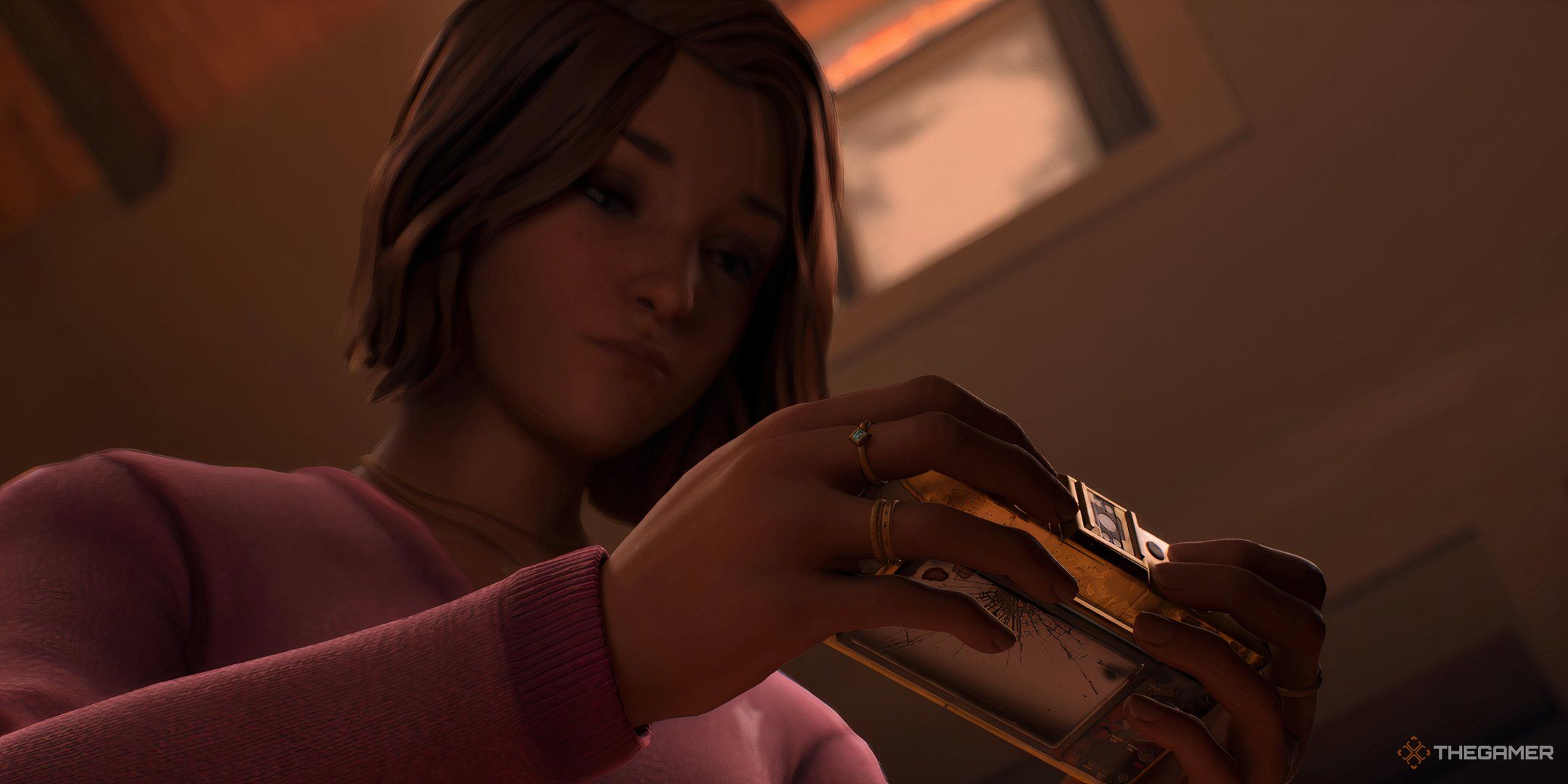 Max Holding Safi's Camera In Life Is Strange_ Double Exposure.