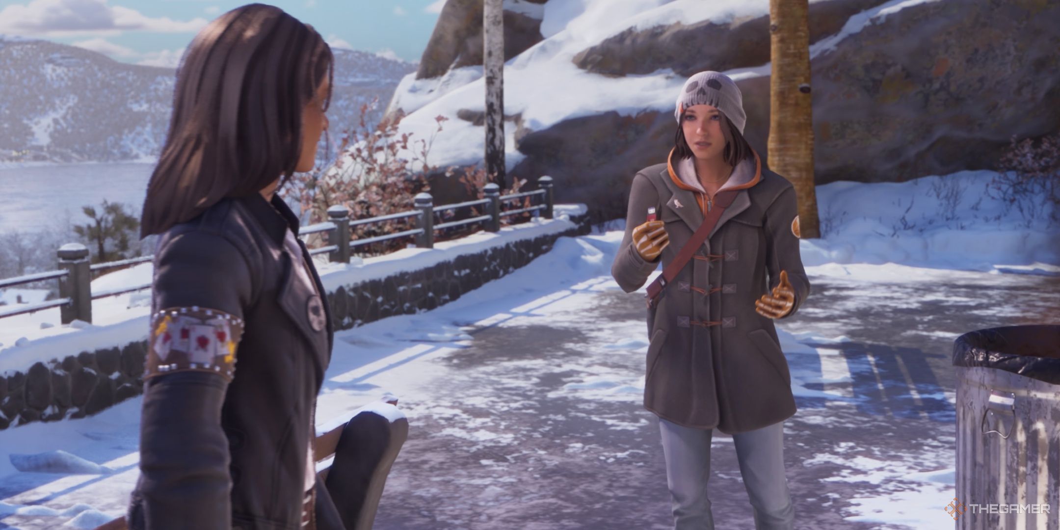 Max holds the USB as Gwen looks at her angrily in Life is Strange Double Exposure.