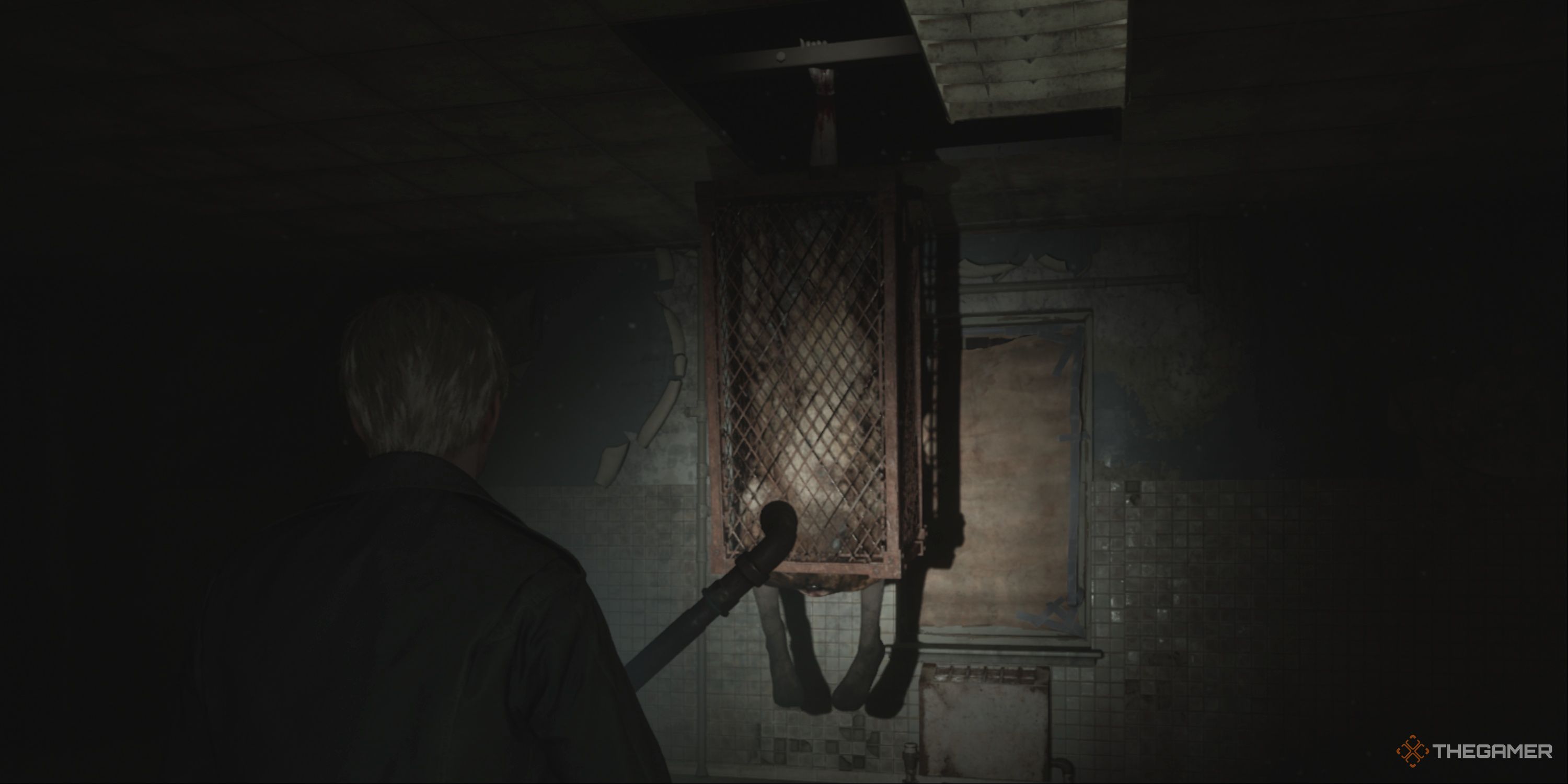 Silent Hill 2 - James holding a pipe and approaching the Flesh Lip boss who&rsquo;s suspended from the ceiling in a cage.