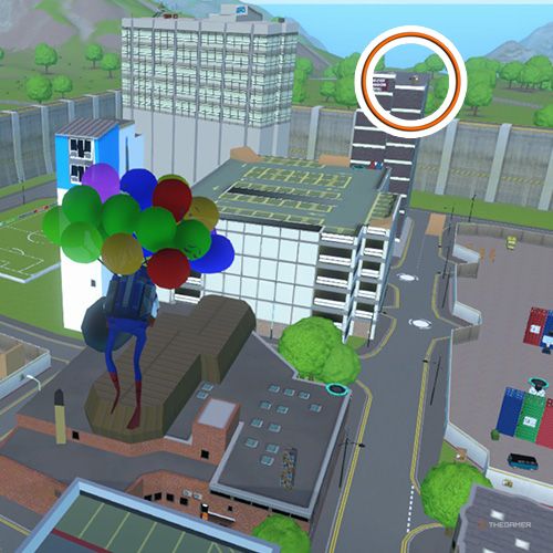 An orange circle shows the Admiral USA costume location in Amazing Frog