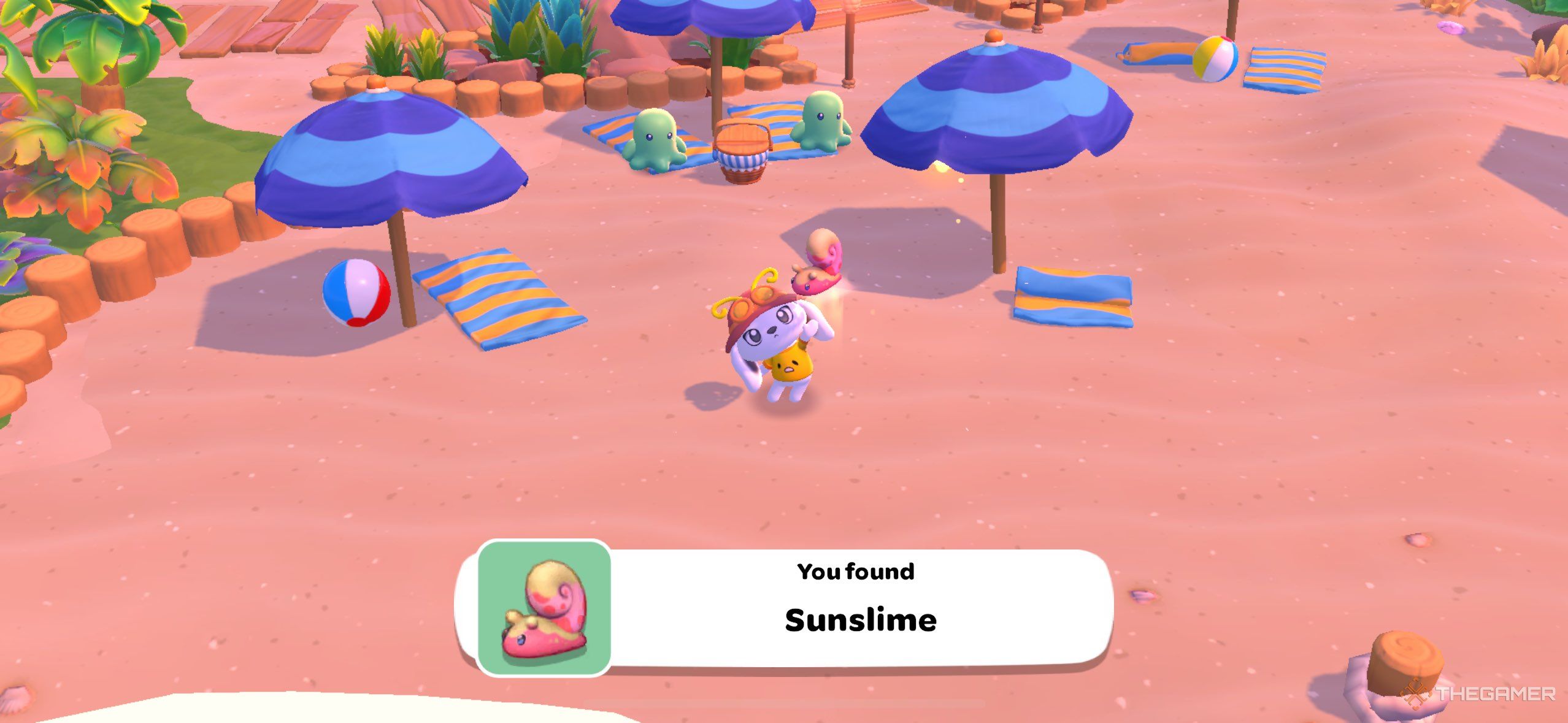 A player catching a Sunslime in Hello Kitty Island Adventure.