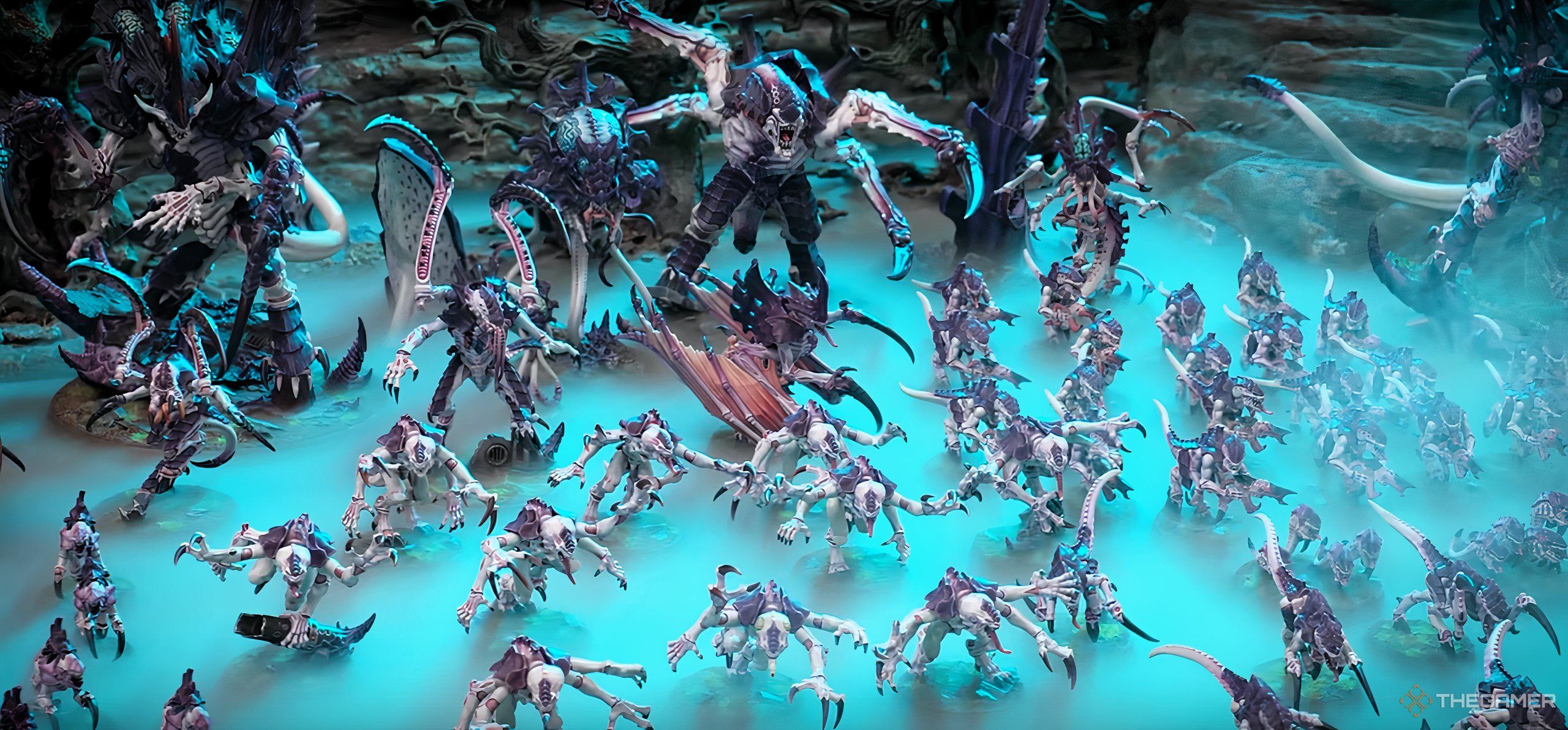 An army of Tyranids from Warhammer 40,000 tabletop.