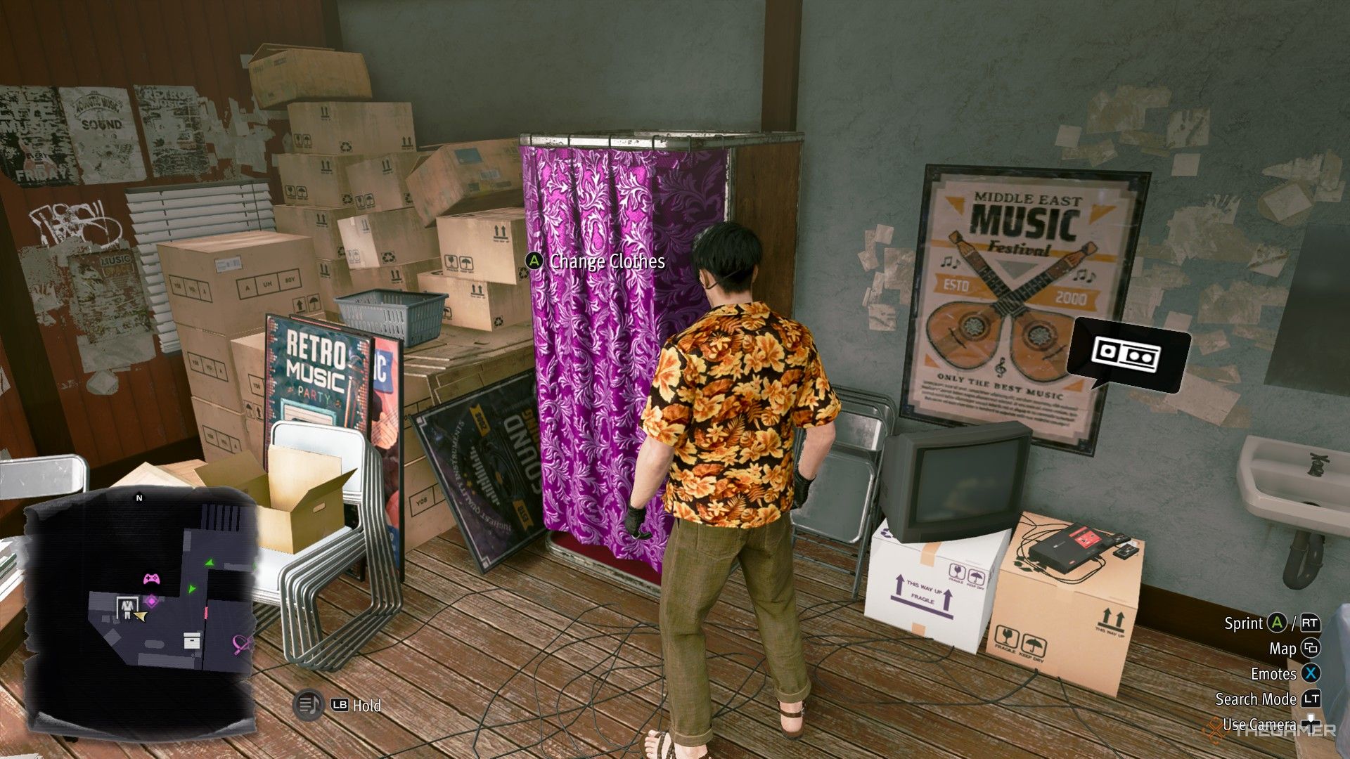 Majima in front of a changing room in Like a Dragon Pirate Yakuza in Hawaii.