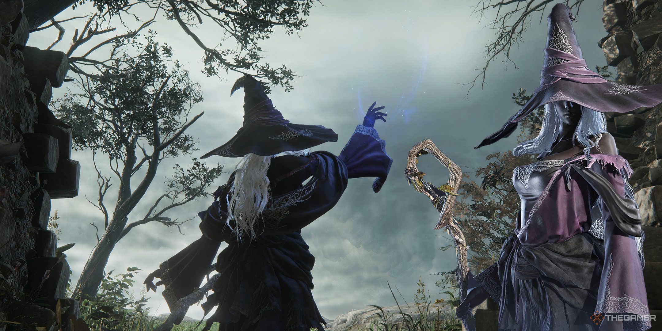 Relosis reaches her hand to use a magic wave as she leaves the round table in the Eldon Ring Night Traigan.