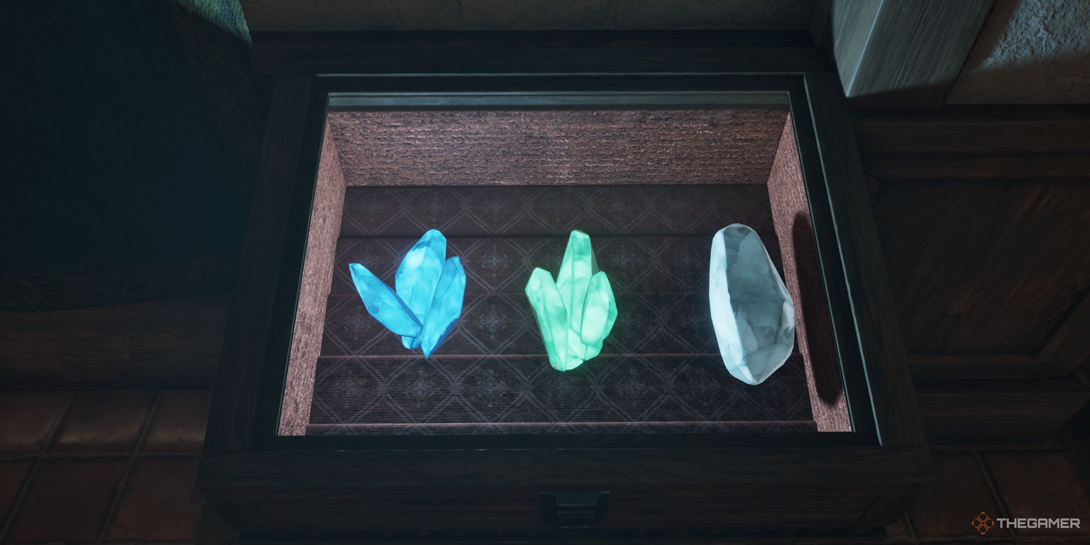 Oblone Remaxted Screenshot of three shining gems in the display case.