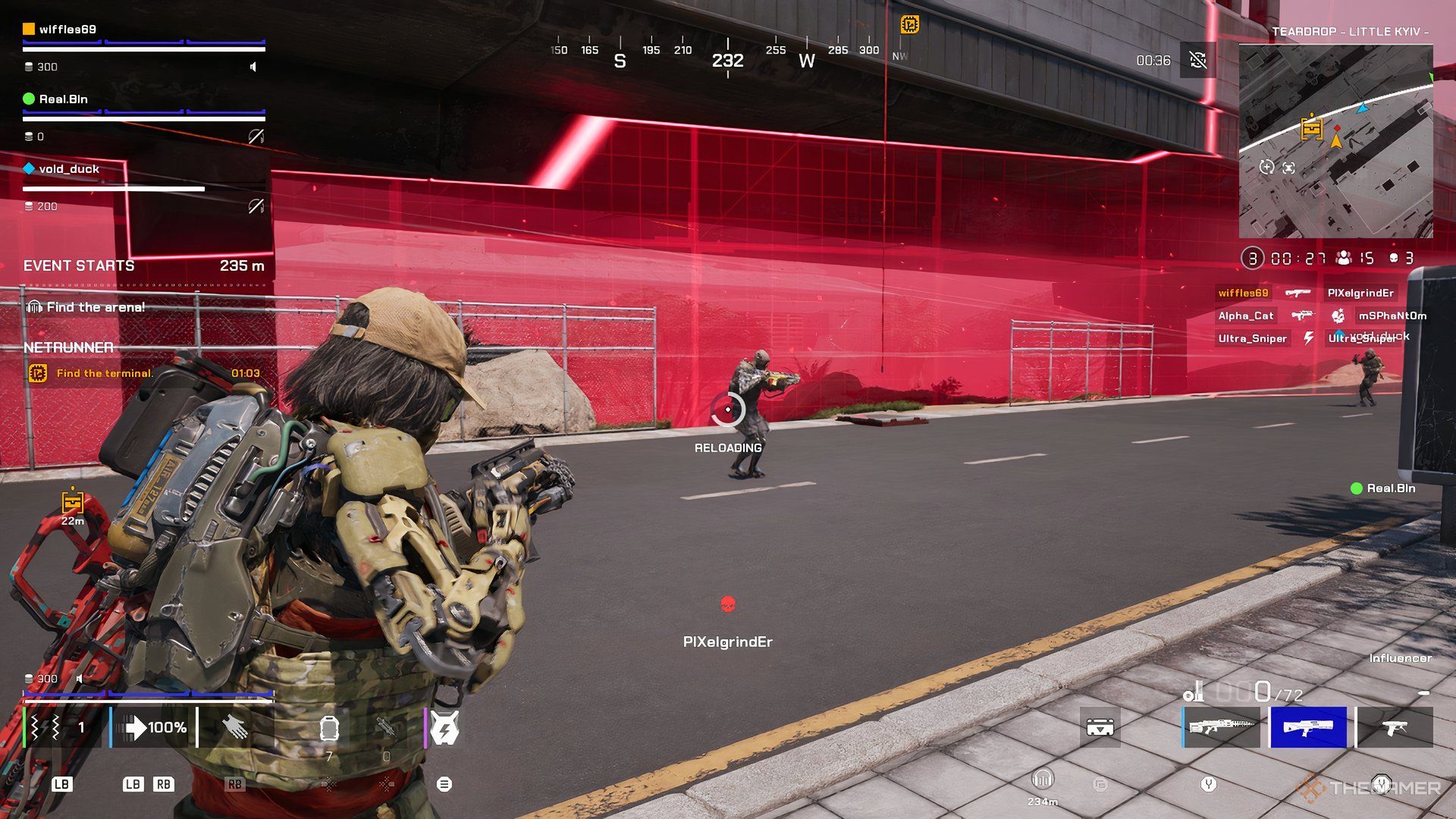 Reloading with another enemy player in front of them in the Player of Grid. There is a red wall behind the enemy player.