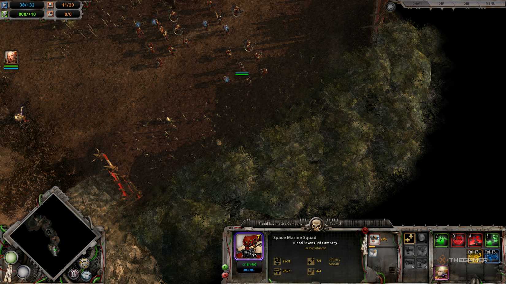 The player in Warhammer 40K: Dawn of War - Defintive Edition selecting a unit which shows it's Morale bar being full.